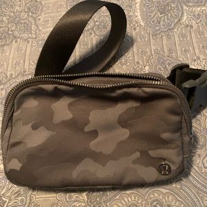 Lululemon Everywhere Belt Bag Heritage Camo